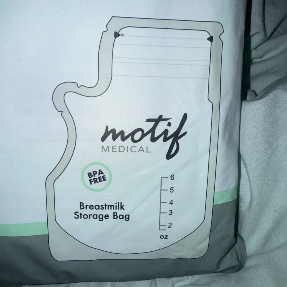 Motif Medical Breast Milk Storage Bags 8oz Single Use Bags 100 count x4 BPA-Free